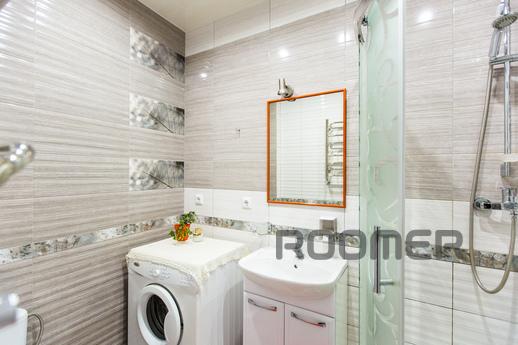 Modern 2BR Apartment in Central Lviv, Lviv - apartment by the day