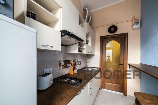 Modern 2BR Apartment in Central Lviv, Lviv - apartment by the day