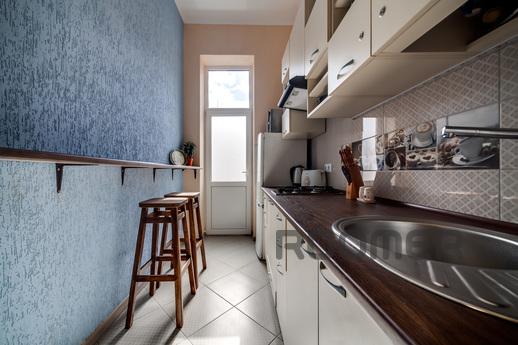 Modern 2BR Apartment in Central Lviv, Lviv - apartment by the day