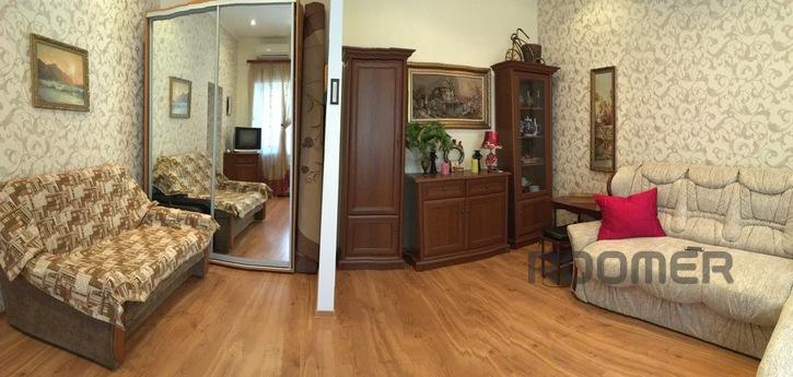 2k house in the center of Yalta with excellent repair. There