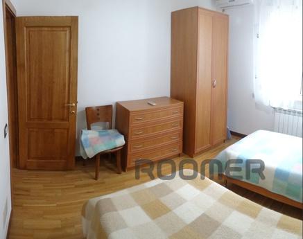 House in Italian style, 6 rooms, Sudak - apartment by the day