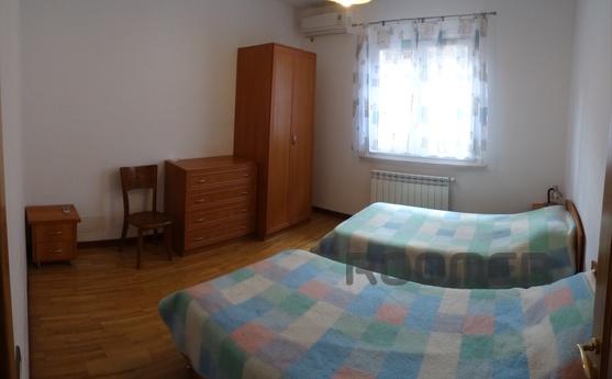 House in Italian style, 6 rooms, Sudak - apartment by the day
