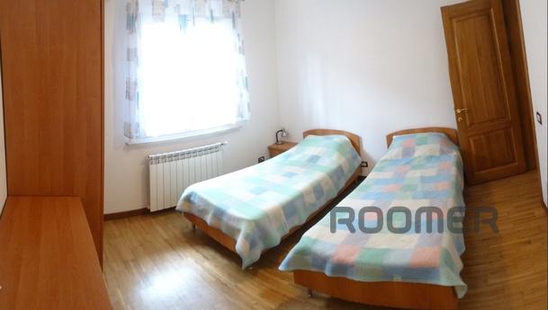 House in Italian style, 6 rooms, Sudak - apartment by the day