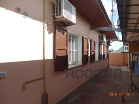 House in Italian style, 6 rooms, Sudak - apartment by the day