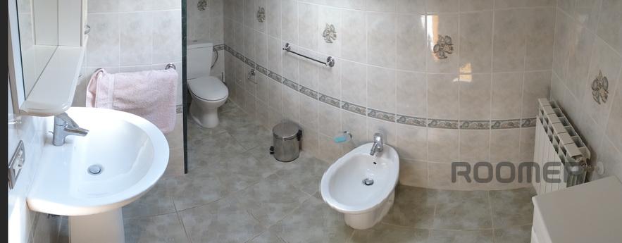 House in Italian style, 6 rooms, Sudak - apartment by the day