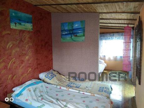 I rent rooms in a two-story cottage!, Ochakiv - apartment by the day