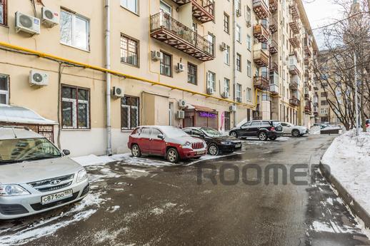 Daily Smolenskaya Sq. 13/21, Moscow - apartment by the day