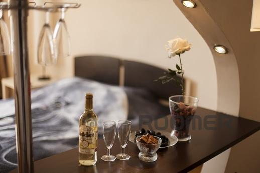 1 Bedroom clean apartment in the center, Tyumen - apartment by the day