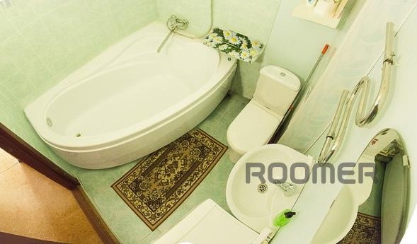 1 Bedroom clean apartment in the center, Tyumen - apartment by the day