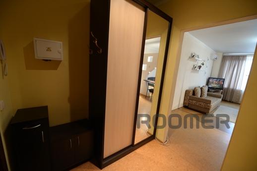 1 Bedroom clean apartment in the center, Tyumen - apartment by the day