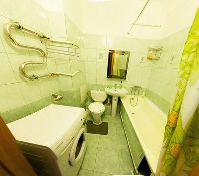 1 Bedroom clean apartment in the center, Tyumen - apartment by the day