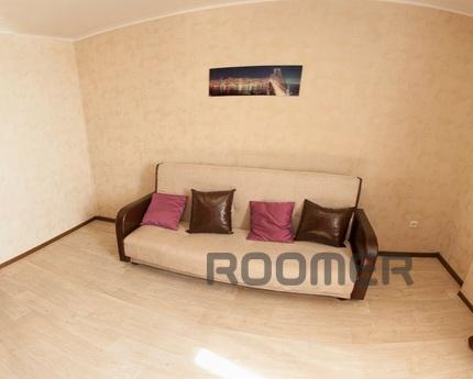 1 Bedroom bright apartment, Tyumen - apartment by the day