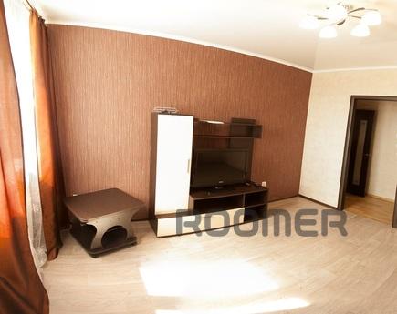 1 Bedroom bright apartment, Tyumen - apartment by the day