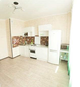 1 Bedroom bright apartment, Tyumen - apartment by the day