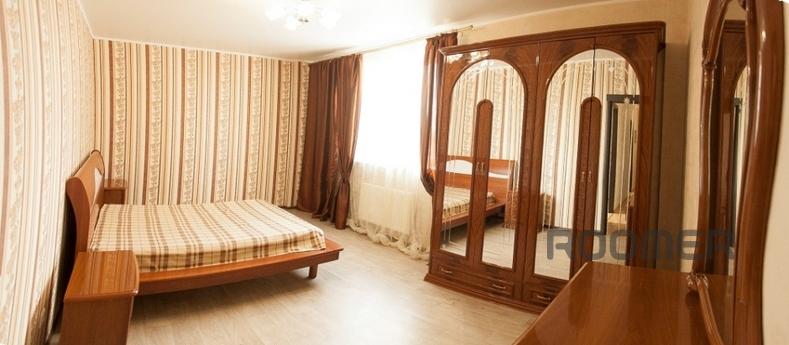 1 Bedroom bright apartment, Tyumen - apartment by the day