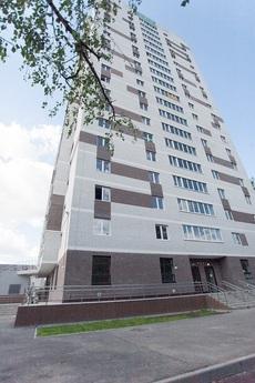 1 Bedroom bright apartment, Tyumen - apartment by the day