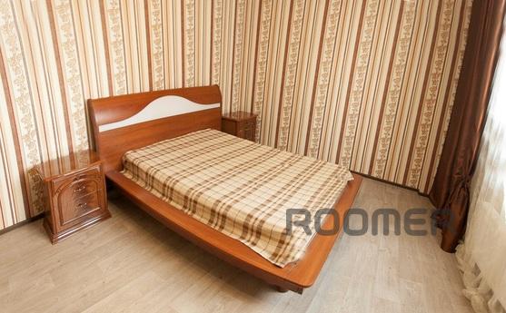 1 Bedroom bright apartment, Tyumen - apartment by the day