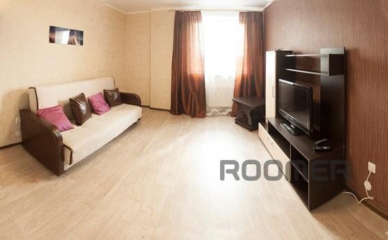1 Bedroom bright apartment, Tyumen - apartment by the day