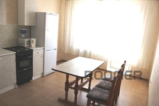 Bedroom large bright apartment, Tyumen - apartment by the day