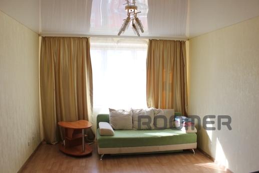 Bedroom large bright apartment, Tyumen - apartment by the day
