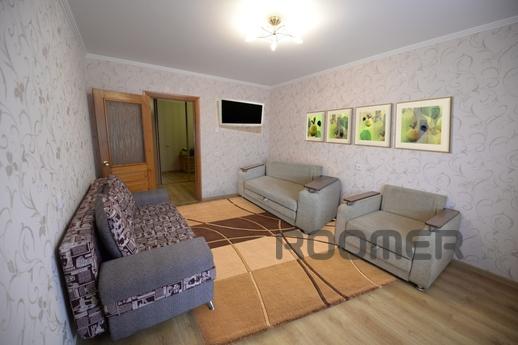 Bedroom bright apartment, Tyumen - apartment by the day