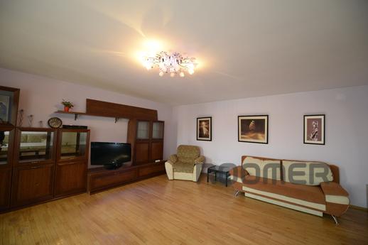 Four large apartment, Tyumen - apartment by the day