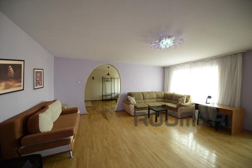 Four large apartment, Tyumen - apartment by the day