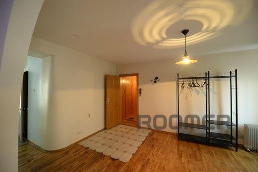 Four large apartment, Tyumen - apartment by the day