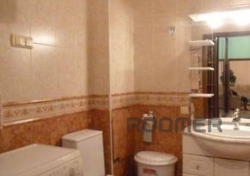 OWN 2 bedroom repair 6 guests, Chernomorsk (Illichivsk) - apartment by the day