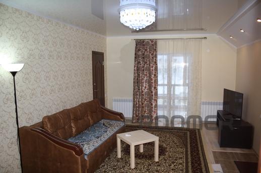 3 bedroom luxury apartment in the center, Uralsk - apartment by the day