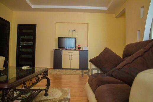 Luxurious apartment in the city center, Uralsk - apartment by the day