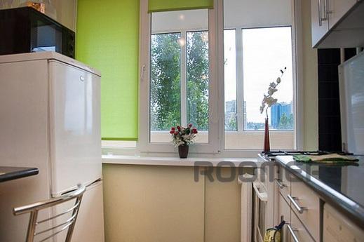 Apartment for rent, proprietress, Yekaterinburg - apartment by the day