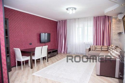 ! French 13th floor 3 bedroom apartment is located in the he