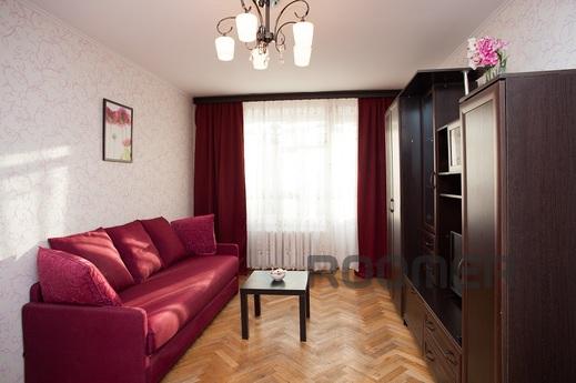 For rent 1 bedroom apartment next to the item. M. Str. 1905 