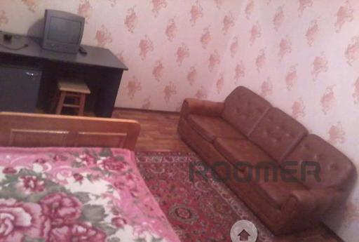 For daily / weekly / hourly spacious 1-room apartment, round