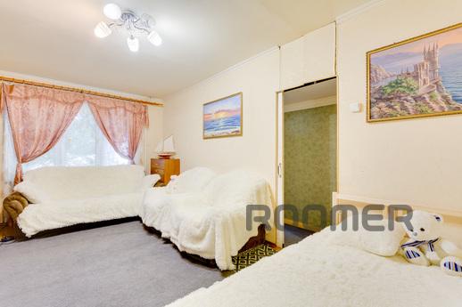 1 bedroom apartment near the metro, Moscow - apartment by the day