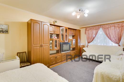 1 bedroom apartment near the metro, Moscow - apartment by the day