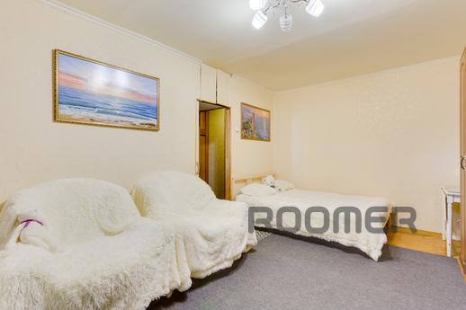 1 bedroom apartment near the metro, Moscow - apartment by the day