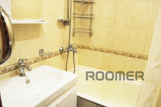 apartment near the shopping center Aucha, Tyumen - apartment by the day
