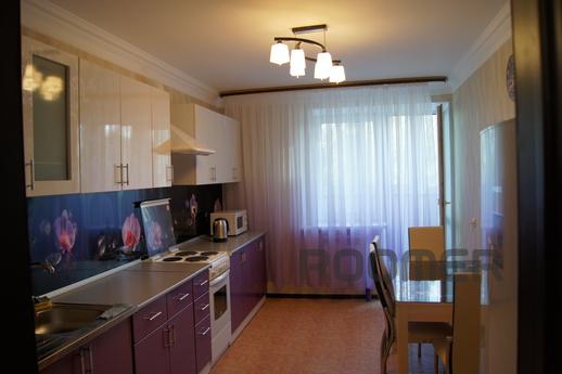 One-bedroom apartment near Neftegaz, Tyumen - apartment by the day