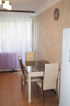 One-bedroom apartment near Neftegaz, Tyumen - apartment by the day