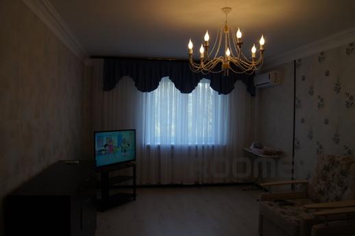 One-bedroom apartment near Neftegaz, Tyumen - apartment by the day