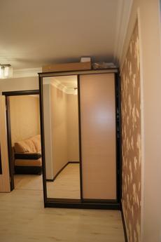 One-bedroom apartment near Neftegaz, Tyumen - apartment by the day