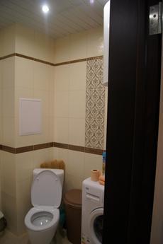 One-bedroom apartment near Neftegaz, Tyumen - apartment by the day