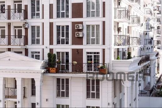 Studio 42 sq.m. Residential complex New England, Kyiv - apartment by the day
