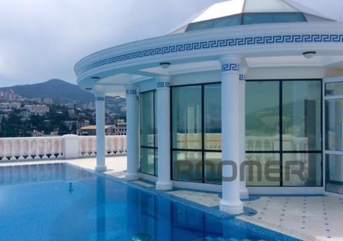 Apartments in the center of Yalta, Sevastopol - apartment by the day
