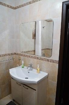 2 bedroom apartment for rent, Krasnodar - apartment by the day
