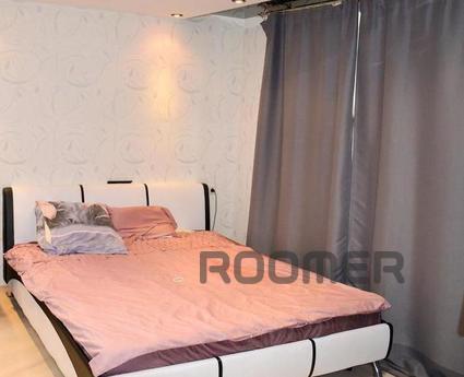 At night, hours, days. Located in 100m. metro.Momnata with a