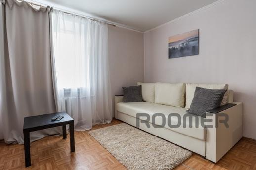 2 square meters near the shopping center, Novosibirsk - apartment by the day