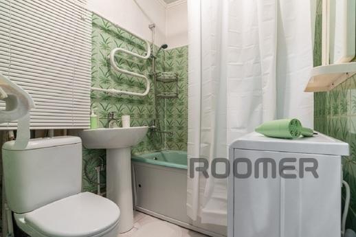 2 square meters near the shopping center, Novosibirsk - apartment by the day